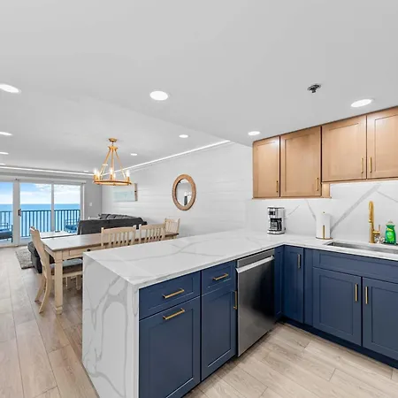 Extraordinary Oceanfront Penthouse - Unit 1210 Villa